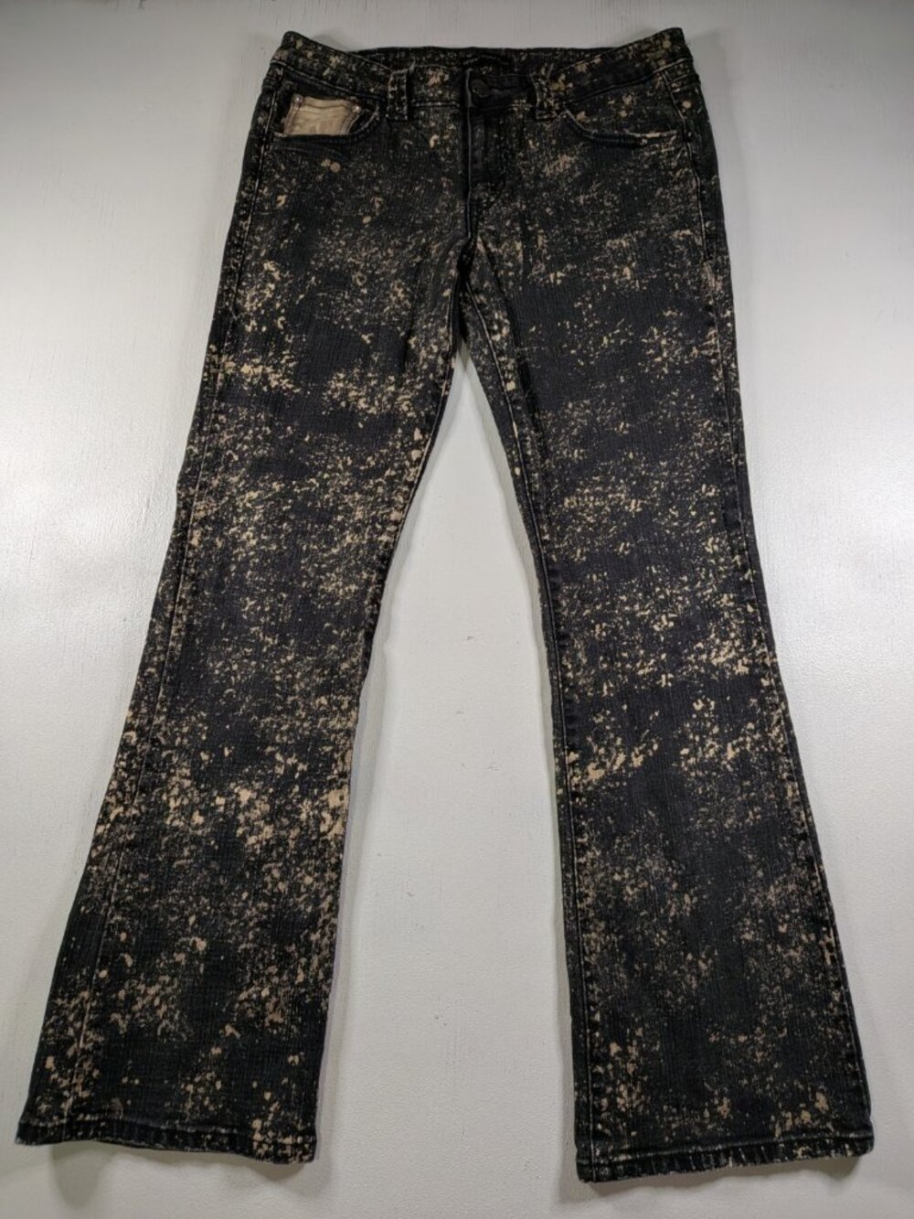 Levi's Custom Bleached Reworked Bootcut Jeans Rhinestone Heart Pocket 26x30 - Picture 4 of 8